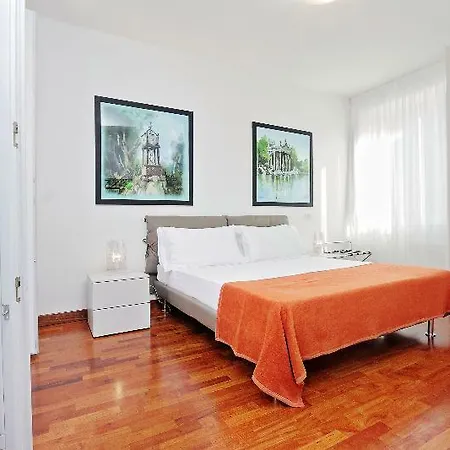 Piazzetta Margutta Рим